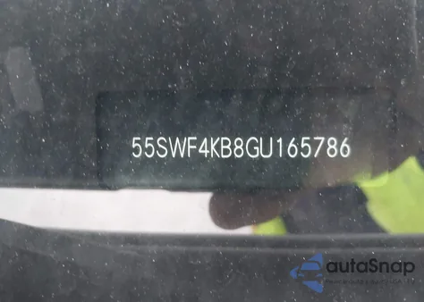 2016 Mercedes-Benz C 300 Luxury 4Matic z USA, uszkodzony, nr VIN 55SWF4KB8GU165786